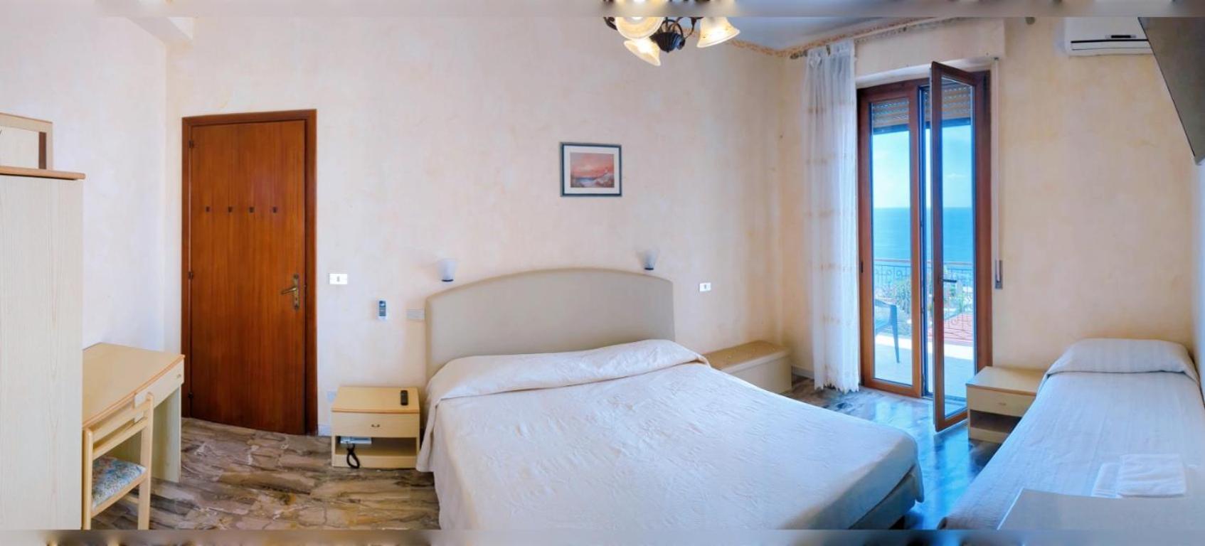 Paradiso Hotel Ristorante Riaci Capo 外观 照片
