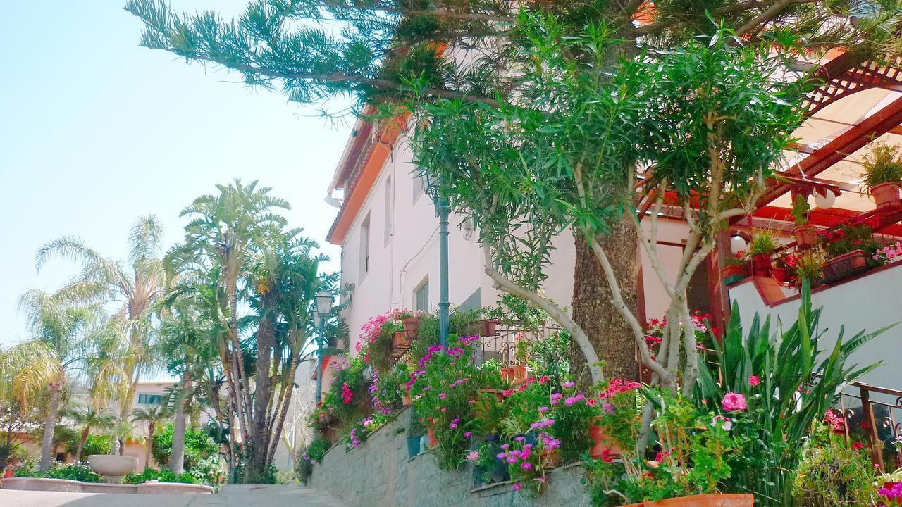 Paradiso Hotel Ristorante Riaci Capo 外观 照片